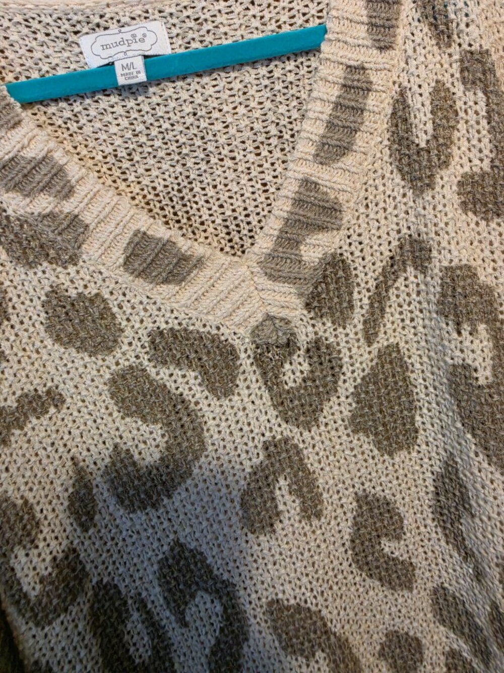 Mud Pie Beige Grey Leopard Print Open Knit V-Neck Sweater - M/L - Picture 5 of 7